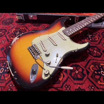 画像2: Fender Custom Shop Michael Landau Signature 1968 Relic Stratocaster - Handwound PU's / Bleached 3-Color Sunburst