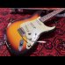 画像2: Fender Custom Shop Michael Landau Signature 1968 Relic Stratocaster - Handwound PU's / Bleached 3-Color Sunburst (2)