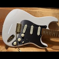 Fender Custom Shop American Custom Stratocaster NOS - Handwound PU's / Aged White Blonde