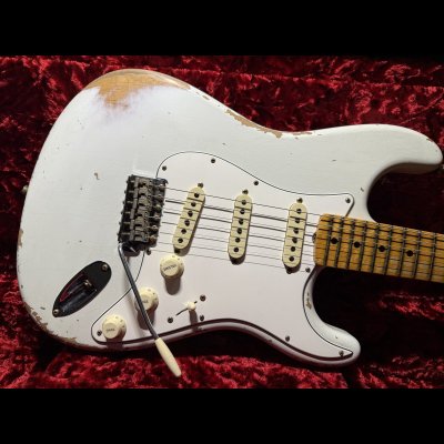 画像1: Fender Custom Shop '69 Stratocaster Heavy Relic - Handwound PU's / Olympic White